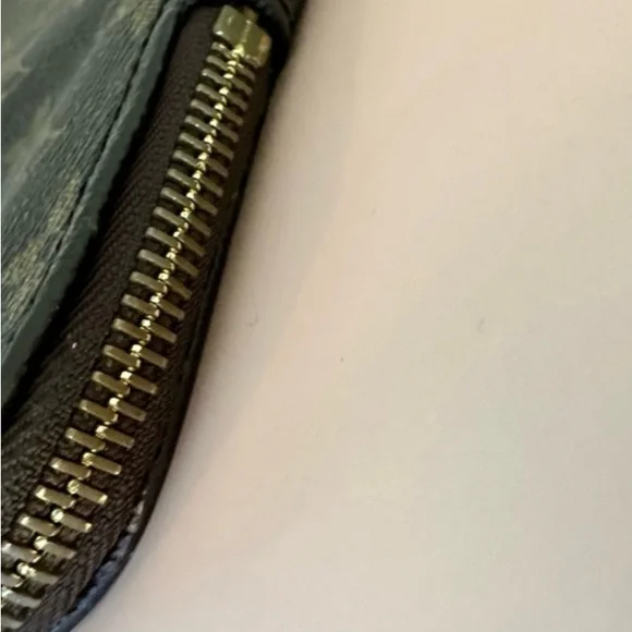 Louis Vuitton‎ Zip Portfolio *RARE*